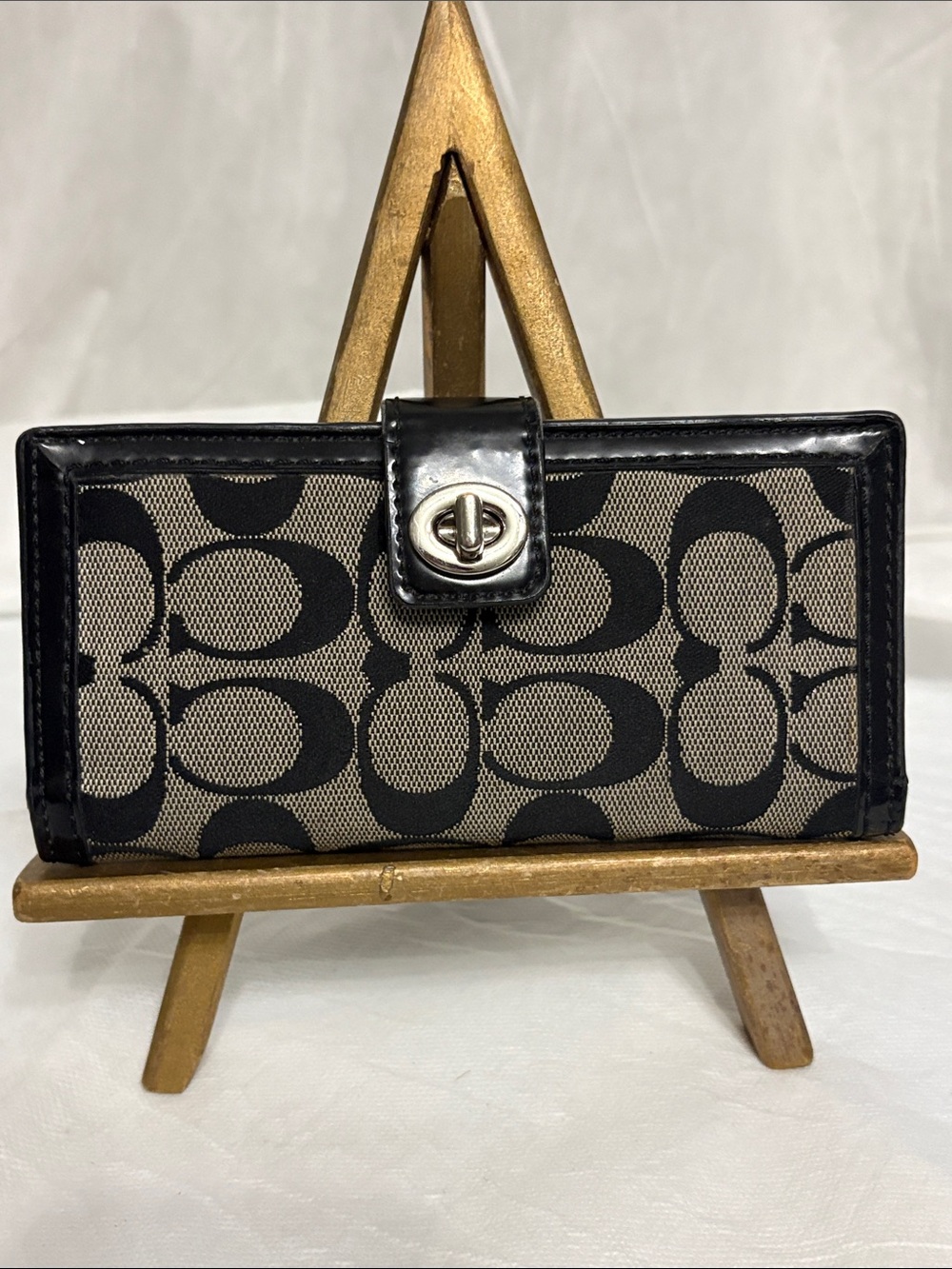 Coach Turn lock Signature Wallet